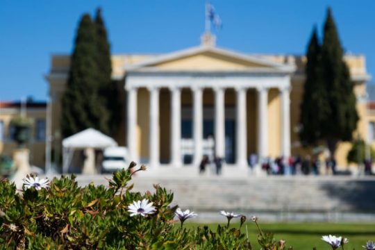 Από το Ζάππειο οι ανακοινώσεις για φοροελαφρύνσεις και παροχές