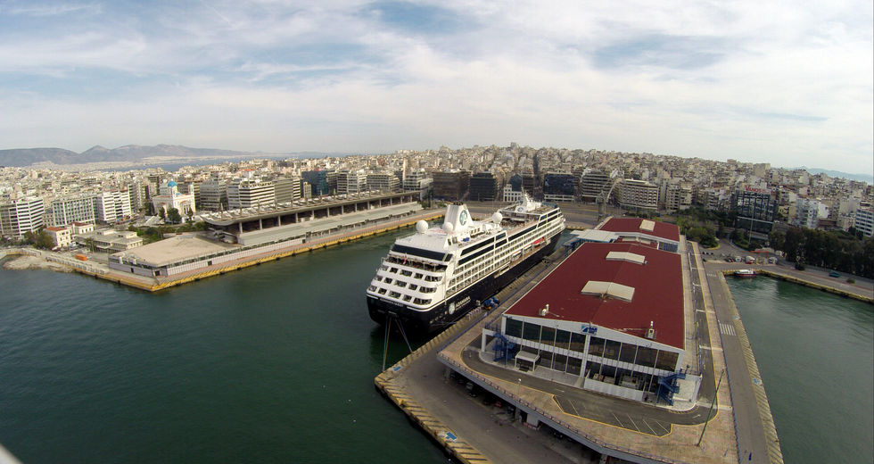 Το λιμάνι μεγαλώνει προς την Πειραϊκή ακτή