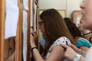 Κάτω οι βάσεις, «Βατερλό» στη Χημεία