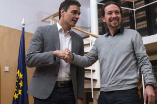 Γέφυρες συνεργασίας μεταξύ Podemos και Σοσιαλιστών