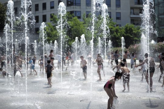 Ψήνεται στον καύσωνα η Ευρώπη