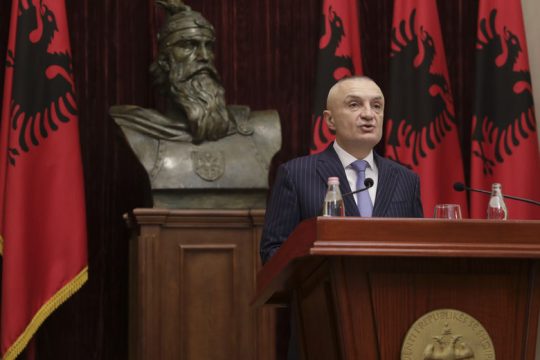 Πολιτειακό χάος στην Αλβανία