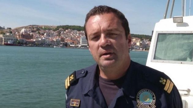 Η Βουλή «υιοθέτησε» τα παιδιά του υποπλοίαρχου Κυρ. Παπαδόπουλου