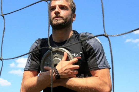 «Δένει» Λάμπρου
