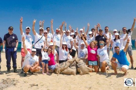 SAVE THE SEA – Η Green Team του ΟΦΕΤ καθάρισε θάλασσες & ακτές της Μυκόνου