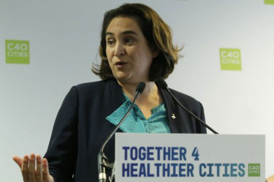 Η Άντα Κολάου μείωσε τις εξώσεις στη Βαρκελώνη 23,1%