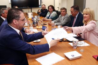 Υπογραφές και εκατομμύρια στην ΑΕΚ!