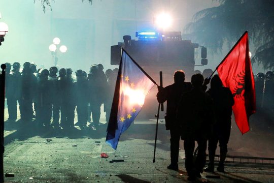 Μέτα – Ράμα στα χαρακώματα