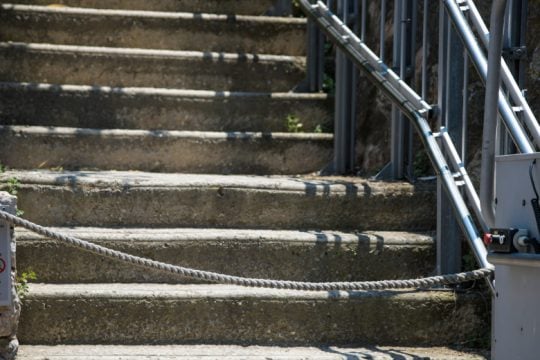 «Συγγνώμη» από το υπουργείο Πολιτισμού για το αναβατόριο ΑμΕΑ της Ακρόπολης