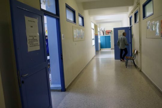 Τεράστια τα ποσοστά της αποχής