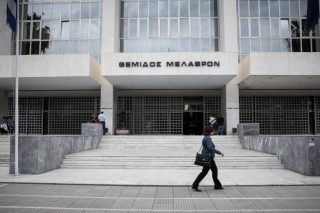 Αφορούν και προσπάθειες συγκάλυψης οι «βόμβες» Αγγελή;