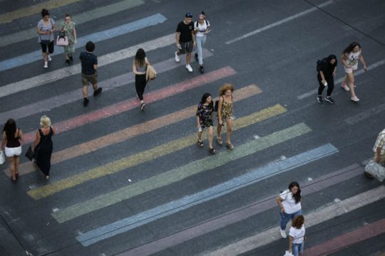 Στα χρώματα του Athens Pride και φέτος οι διαβάσεις της πλατείας Συντάγματος