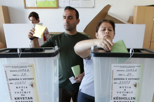 Χαμηλή η προσέλευση, ικανοποίηση από… όλους στην Αλβανία