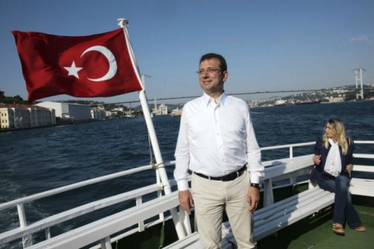 Βαρύ πλήγμα στον Ερντογάν η νίκη Ιμάμογλου στην Κωνσταντινούπολη