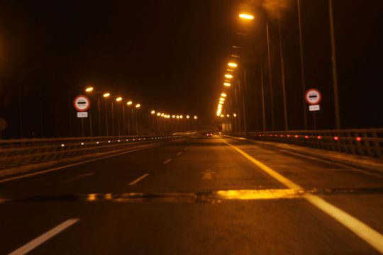 Σκοτώθηκε προσπαθώντας να περάσει πεζή την Αθηνών-Λαμίας