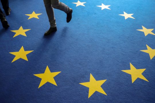 «Φρένο» από Ε.Ε. σε Αλβανία και Βόρεια Μακεδονία