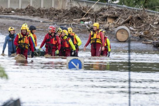Σφοδρή κακοκαιρία με νεκρούς σε Γαλλία και Ελβετία