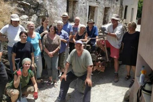 Κρήτη: Γερμανοί εθελοντές αναπλάθουν τη Μιαμού