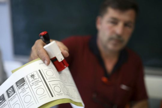 Ξεκίνησε η καταμέτρηση στις επαναληπτικές της Κωνσταντινούπολης