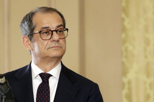 Βέβαιος για έγκριση του προϋπολογισμού ο Ιταλός υπουργός Οικονομικών