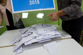 Η πραγματική αποχή χαμηλότερη πάνω από 10 μονάδες από την προβαλλόμενη