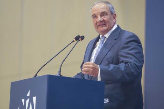 Ενα άλλο πολιτικό επίπεδο