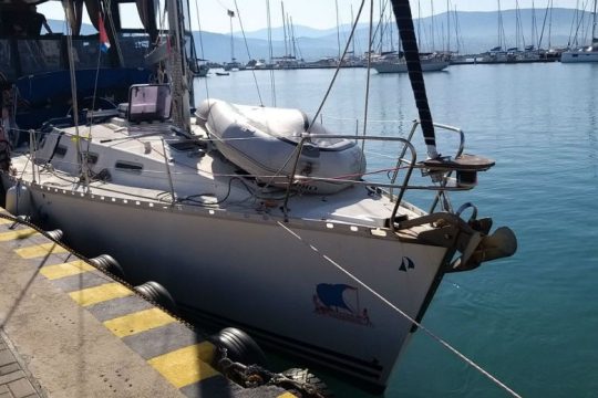Λευκάδα: πέντε συλλήψεις για διακίνηση μεταναστών