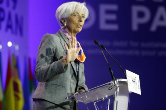 Προειδοποιήσεις Λαγκάρντ για τους εμπορικούς πολέμους 