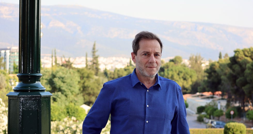 «Το σύνδρομο της χούντας μάς έκανε να μισήσουμε τη λέξη Ελλάδα»