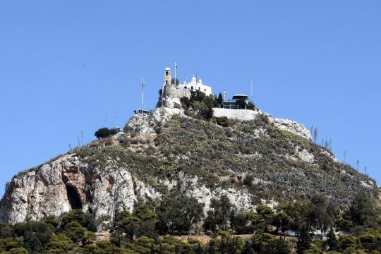 Μια βόλτα στον Λυκαβηττό  από καθήκον…