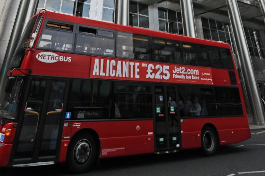 Σάλος από την βίαια ομοφοβική επίθεση κατά γυναικών στο Λονδίνο