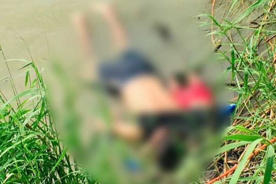 Νεκρός μετανάστης αγκαλιά με τη δίχρονη κόρη του στα σύνορα ΗΠΑ – Μεξικού