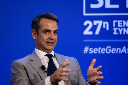 Ο λύκος κι αν εγέρασε…