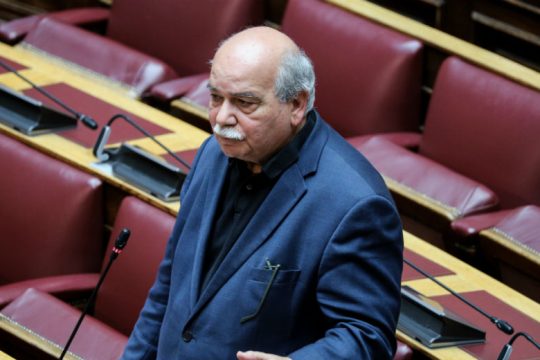 Ο Αλέκος Παναγούλης απαντά στην αθλιότητα