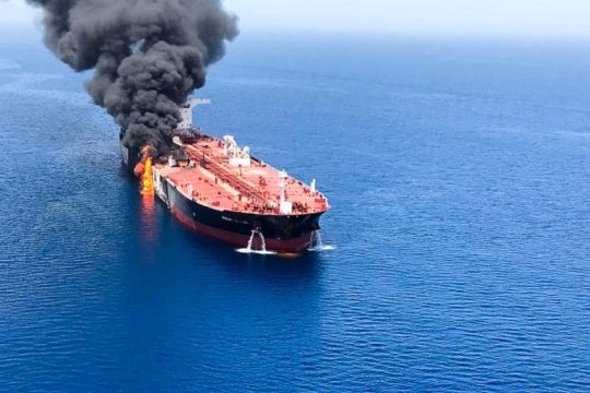 Εκρήξεις σε δεξαμενόπλοια στον Κόλπο του Ομάν
