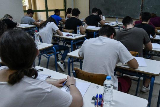 Βατά τα θέματα στα Αρχαία, απαιτητικά στα Μαθηματικά