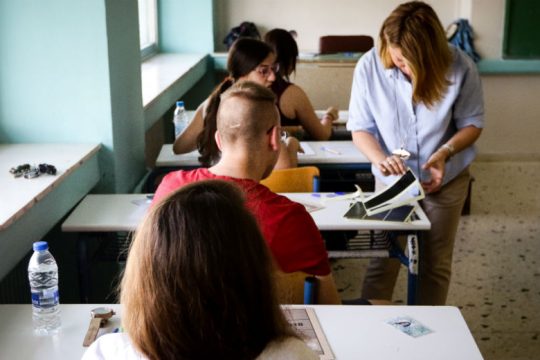 Πρεμιέρα με Νέα Ελληνική Γλώσσα οι Πανελλαδικές στα Γενικά Λύκεια