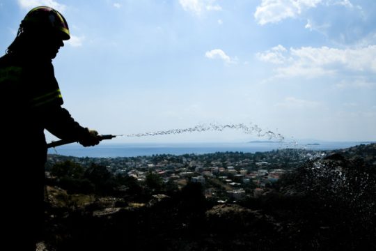 Υπό έλεγχο η μεγάλη φωτιά στην Κάρυστο
