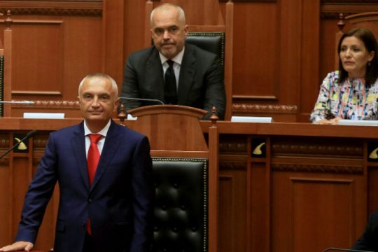 Σύγκρoυση κορυφής στην Αλβανία με αφορμή τις δημοτικές εκλογές