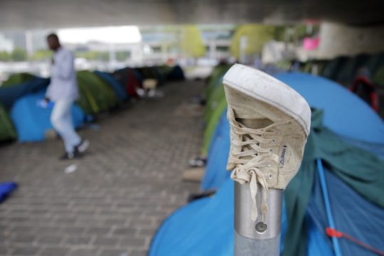 Πρόσφυγες σε καταυλισμούς με 40άρια στη Γαλλία