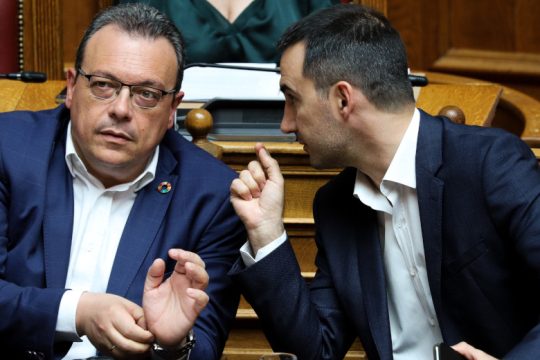 Σολομώντεια λύση για τις τροπολογίες