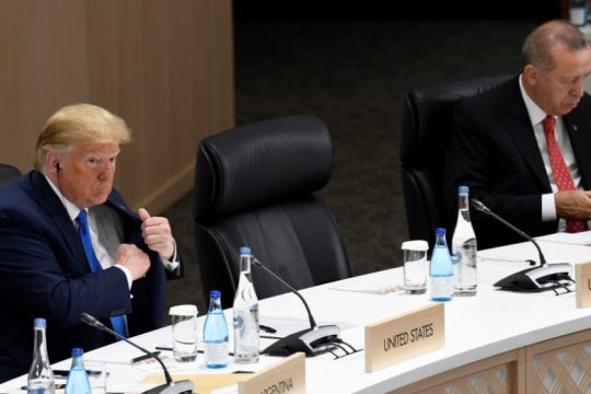 Ντ. Τραμπ: Εμπόδισα τον Ερντογάν να εξαφανίσει τους Κούρδους στη Συρία