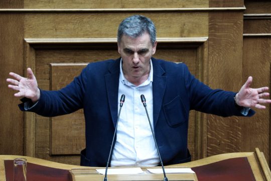 «Άνοιγμα» Τσακαλώτου στους ψηφοφόρους ΚΙΝ. ΑΛΛ. και ΚΚΕ