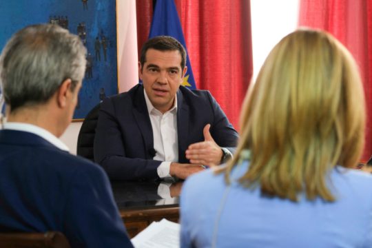 Σκληρή επίθεση κατά Ν.Δ. και σχέδιο επέκτασης των 120 δόσεων