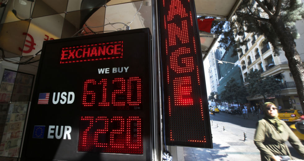 Bloomberg: Kυρώσεις ΗΠΑ με στόχο την παράλυση της τουρκικής οικονομίας