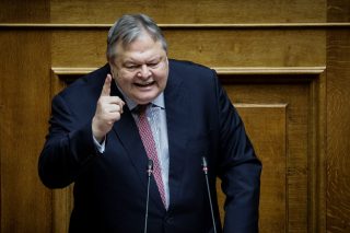 Ο καλός συνταγματολόγος ξέρει…