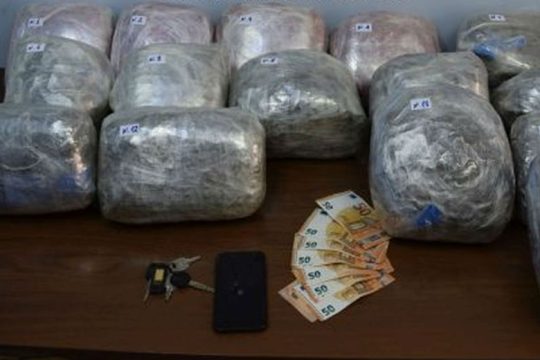 Συνελήφθη στη Μυτιλήνη 32χρονος με σχεδόν 16 κιλά χασίς