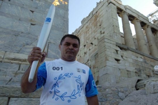 «Έφυγε» πρόωρα ο Ολυμπιονίκης Μπάμπης Χολίδης