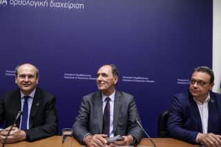 Προτεραιότητα στις ιδιωτικοποιήσεις