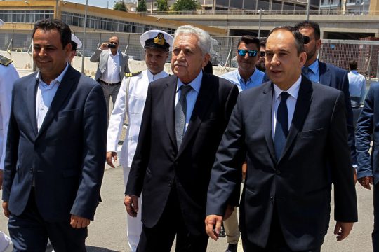 Πρώτα απ’ όλα οι ναυτιλιακές